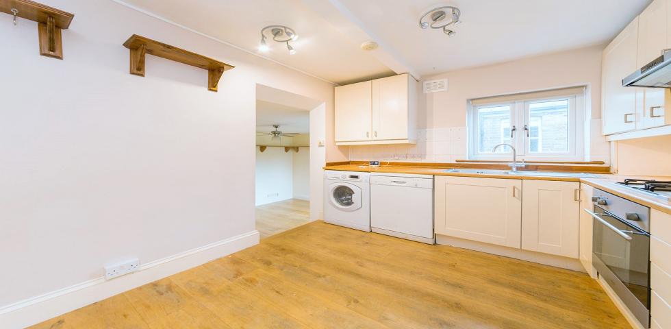 			NEW INSTRUCTION, 2 Bedroom, 1 bath, 1 reception Flat			 Victoria Road, QUEENS PARK / KILBURN